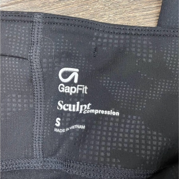 Gap Fit Sculpt Compression Small - Picture 4 of 6